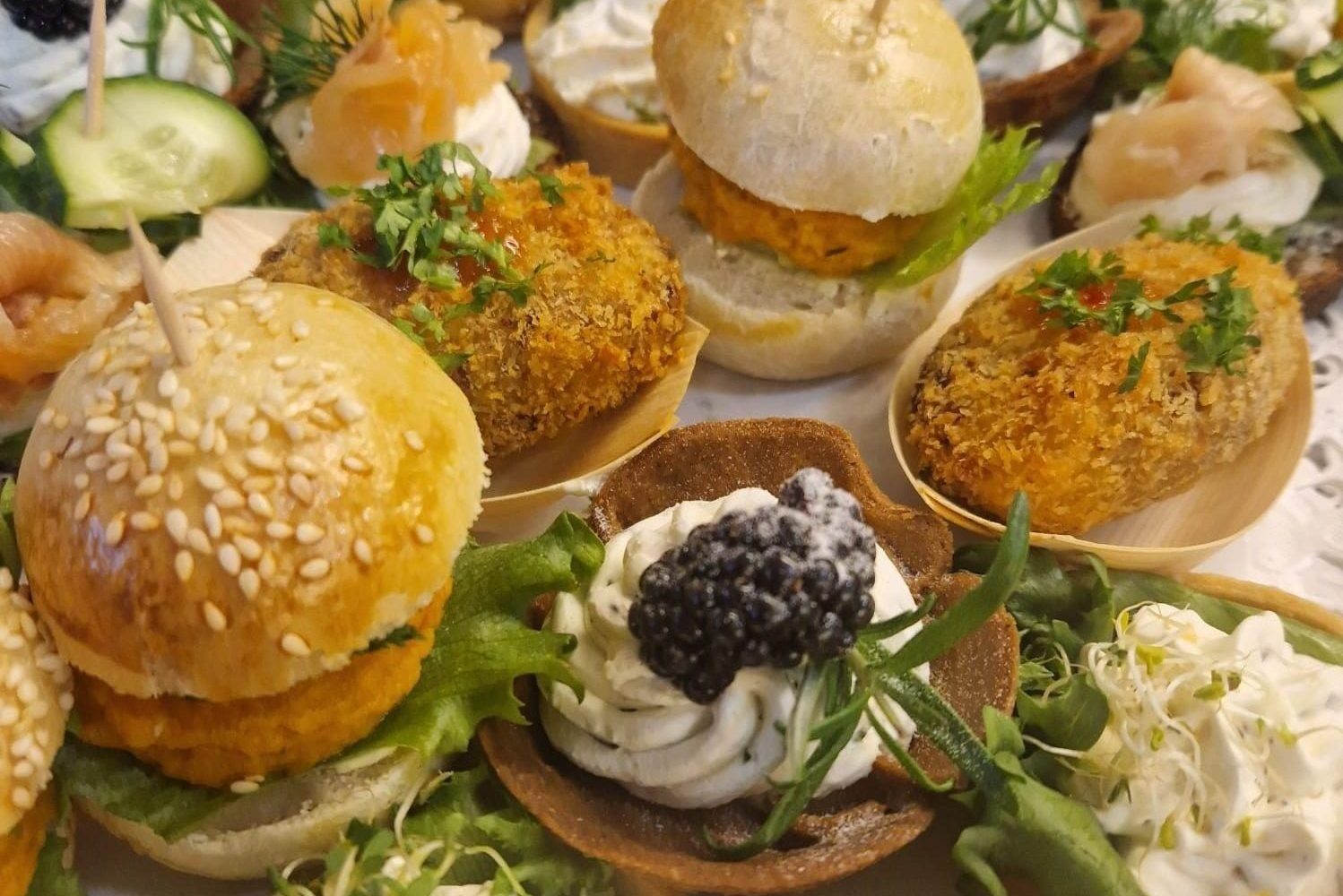 GLÖGI COCKTAIL SNACKS – PARTY BOX