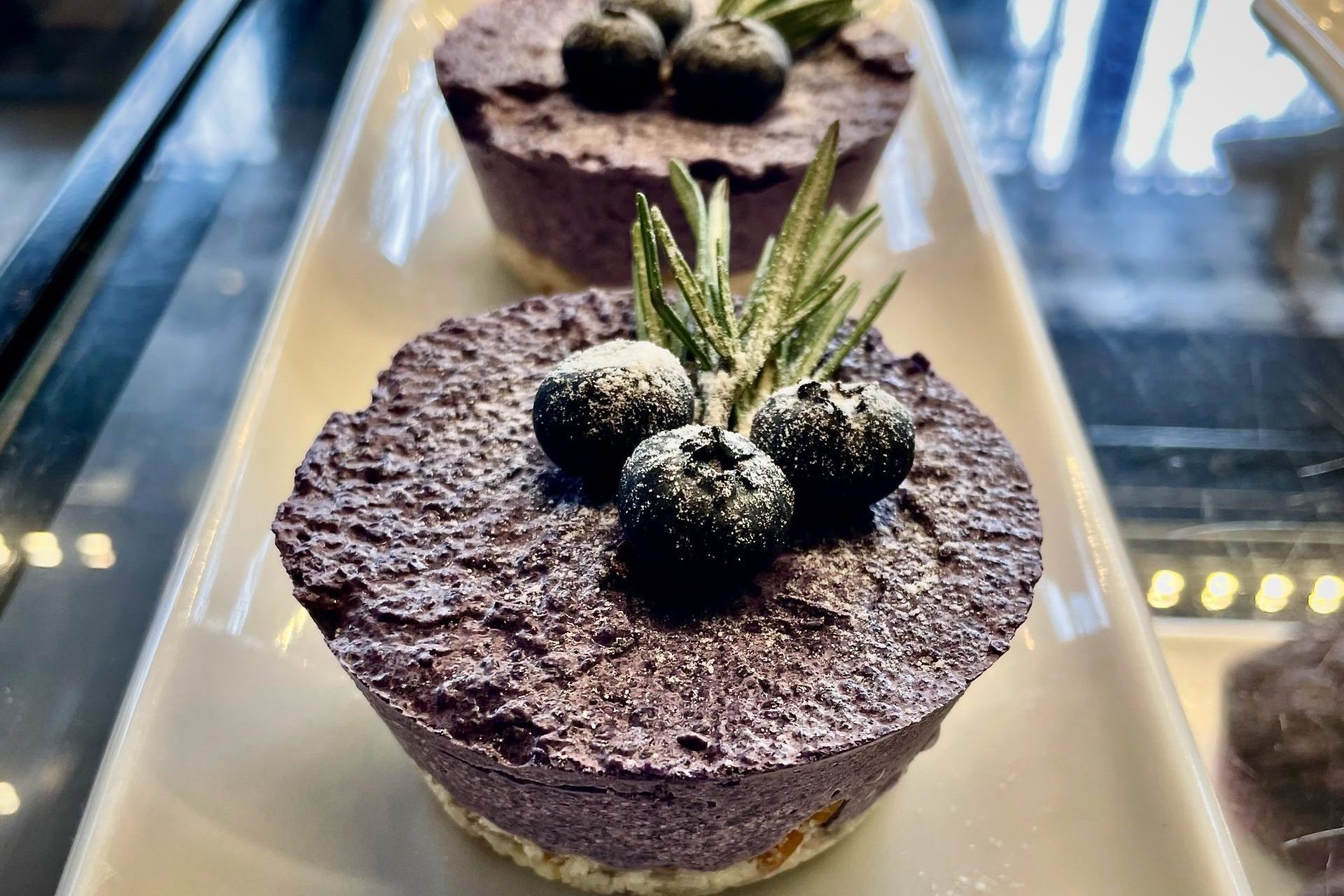 MUSTIKKA RAAKALEIVOS (L,G,vegan)